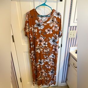 Maternity maxi dress